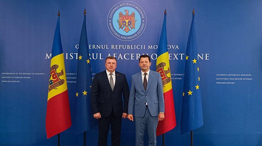 Anatoly Buben and Sergiu Mihov. Photo courtesy of the Belarusian Ministry of Foreign Affairs