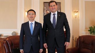 Zhang Wenchuan and Maksim Ryzhenkov. Photo courtesy of the Belarusian Ministry of Foreign Affairs