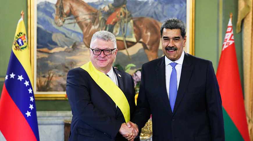 Ambassador Andrei Molchan and Nicolás Maduro. MFA photo