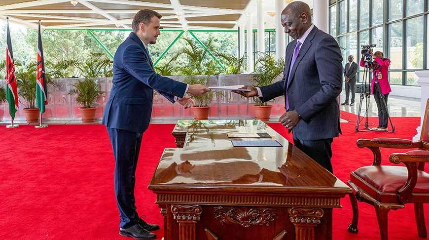 Ambassador Dmitry Krasovsky and William Ruto. MFA photo Ambassador Dmitry Krasovsky and William Ruto. MFA photo