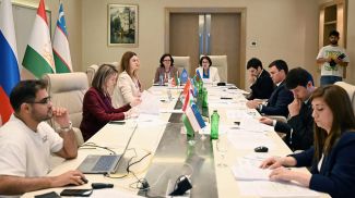 Photo courtesy of the CIS Executive Commitee