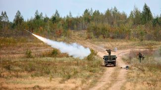 Photos courtesy of the Belarusian Defense Ministry's news agency  Vayar 