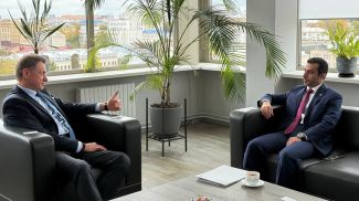 Nikolai Borisevich and Hamoud Saleh Al-Saadi. Photo courtesy of Belarus’ National Center for Marketing