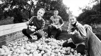 Students of the Gomel Higher Vocational School of Culinary Arts, 27 September 2000