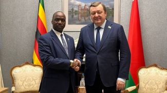 Ignatius Graham Mudzimba and Sergei Aleinik. Photo courtesy of the Council of the Republic of the National Assembly of the Republic of Belarus
