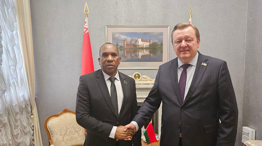 Fredrick Ibrahim Kibuta and Sergei Aleinik. Photo courtesy of the Council of the Republic of the National Assembly of the Republic of Belarus
