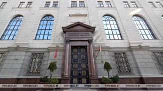 An entrance to the National Bank of the Republic of Belarus. An archive photo