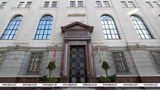 An entrance to the National Bank of the Republic of Belarus. An archive photo