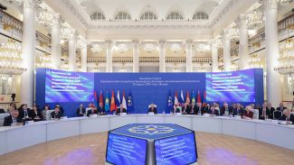 Photos by duma.gov.ru