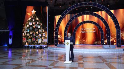 Lukashenko awards mass media specialists and healthcare workers