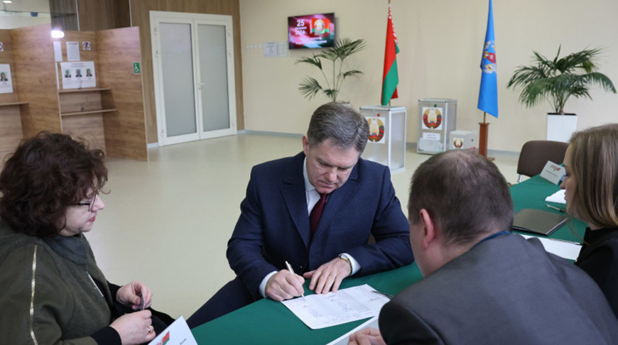 Belarusian Vice PM votes in parliamentary, local elections