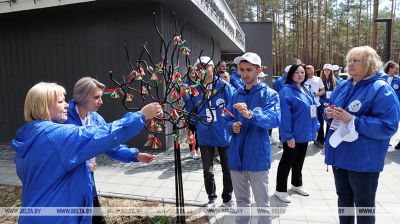 Young doctors from four countries plant trees in Ozarichi Memorial Complex  