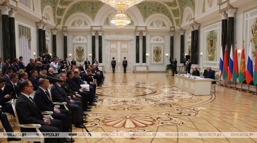 Lukashenko: Belarus-Russia agenda focuses on security, defense