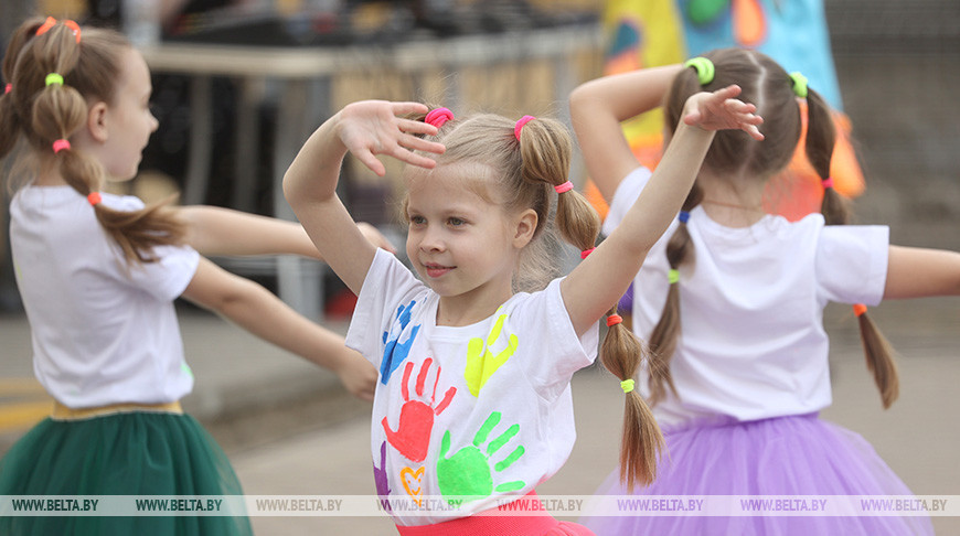 Flash mobs in Minsk hospitals on the occasion of Children’s Day