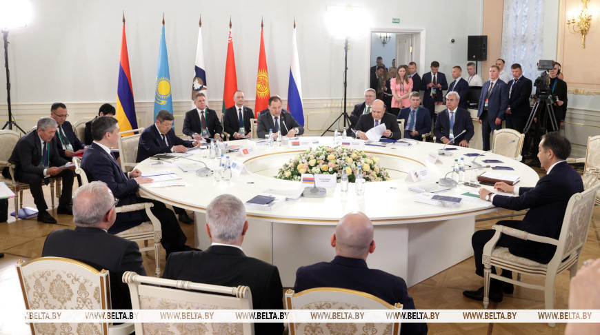  Eurasian
Intergovernmental Council meets in Nesvizh 
   