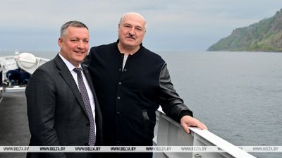 Lukashenko takes boat tour on Lake Baikal 