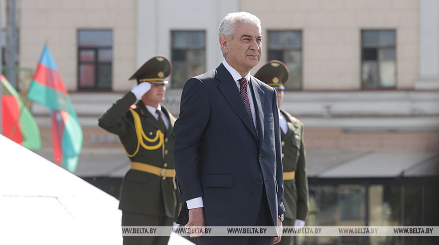 Ali Ahmadov lays flowers at Victory Monument in Minsk  