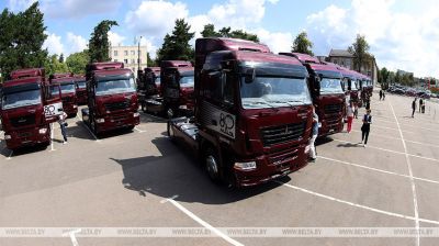 MAZ
presents 80 vehicles to Belarusian and Russian dealers