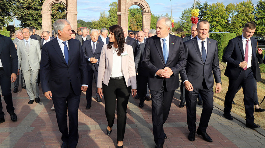 MPs visit war memorial on Mogilev
  
 