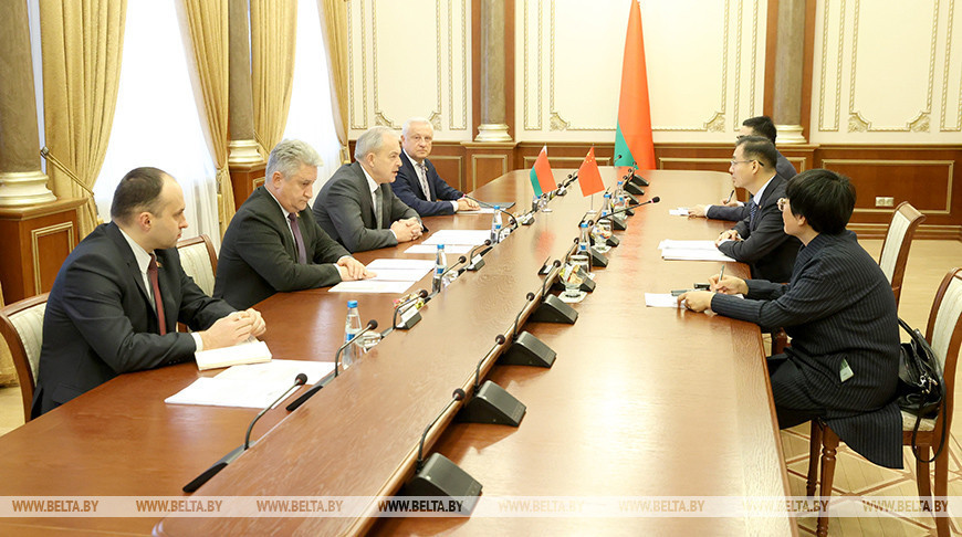 Belarusian Parliament
speaker meets with Chinese Ambassador
   