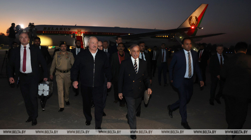 Lukashenko arrives in Pakistan on official visit