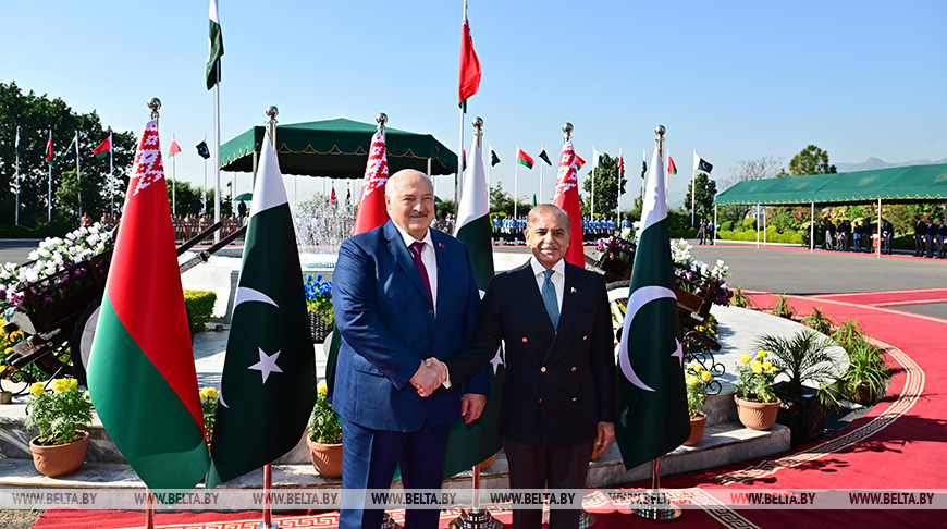 Lukashenko, Shehbaz Sharif hold talks in Islamabad