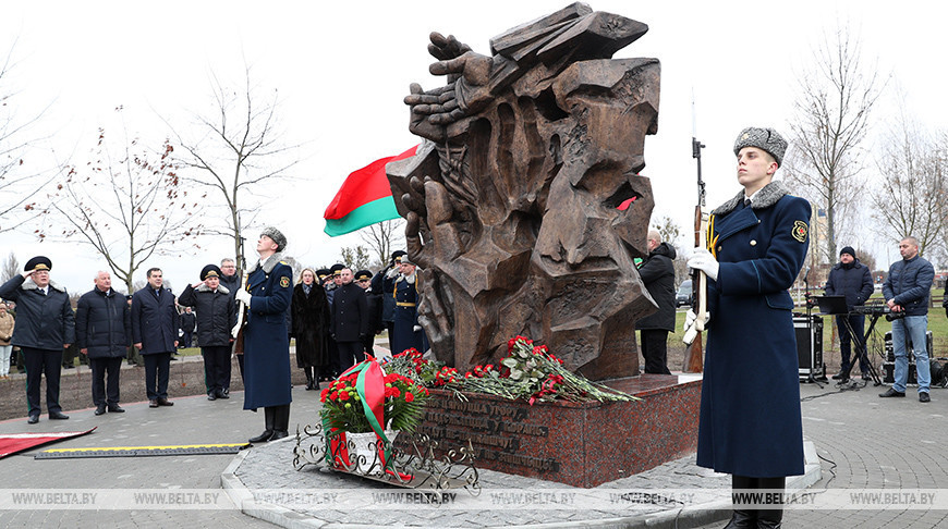 War monument unveiled near Brest Fortress