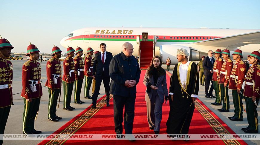 Lukashenko arrives in Oman on working visit