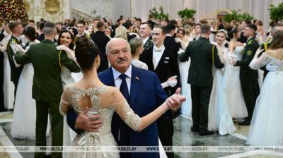 Lukashenko attends New Year Eve's ball 