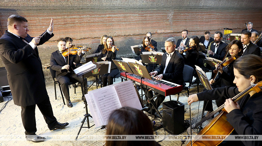 Belarus’ Presidential Orchestra performs in underground speleotherapy clinic