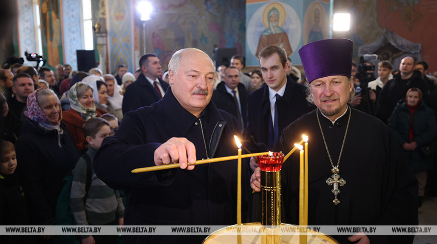 Lukashenko visits church in Logoisk on Christmas 