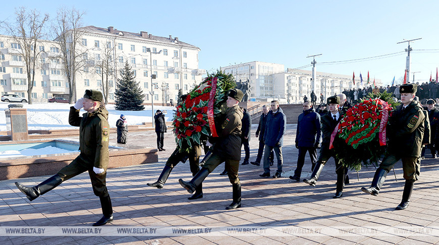 Flower ceremony to mark Defenders Day in Vitebsk