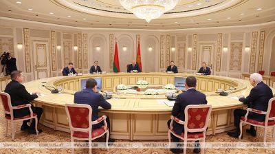 Lukashenko meets with Russia’s Sverdlovsk Oblast governor 