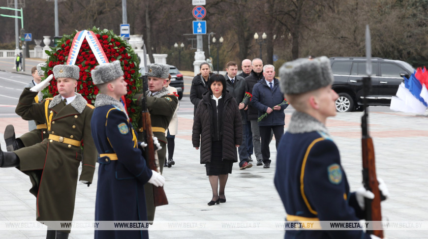 Republika Srpska delegation lays wreath at Victory Monument in Minsk