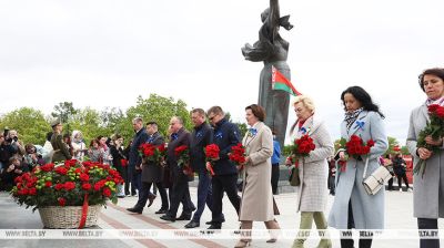 Flower ceremony to mark Labor Day in Minsk