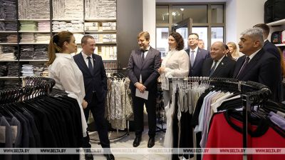Belarus’ PM visits trading facilities with Belarusian goods in Azerbaijan