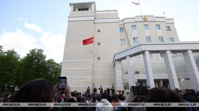 Victory Banner raised at Russian Embassy in Minsk