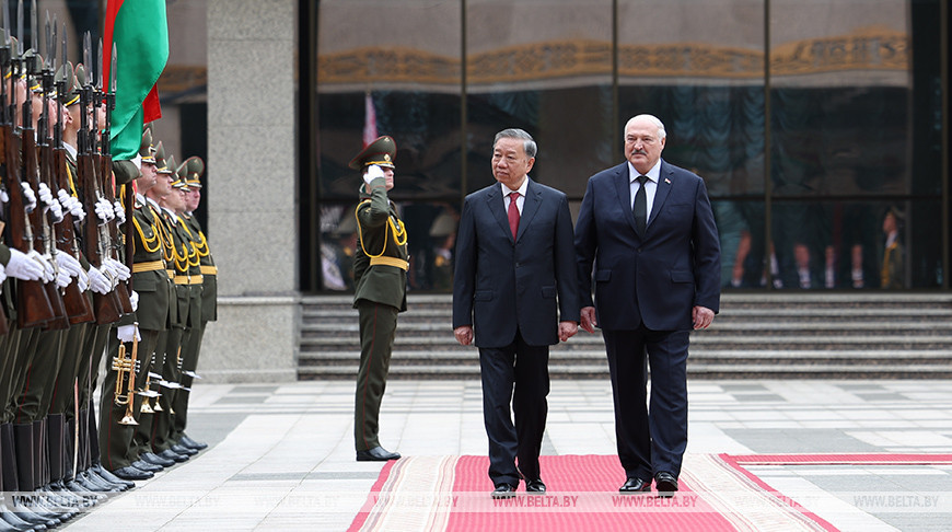 Official welcome ceremony for To Lam in Minsk