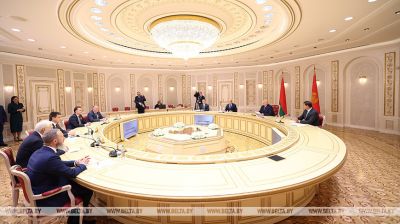 Lukashenko meets with governor of Russia's Krasnoyarsk Territory