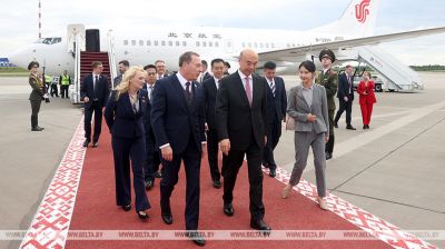 Vice Premier of China's State Council arrives in Belarus on official visit