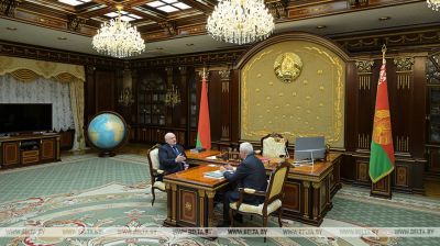 Lukashenko meets with Brest Oblast governor 