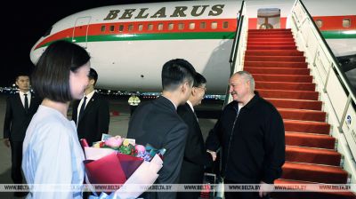 Lukashenko arrives in China on a visit