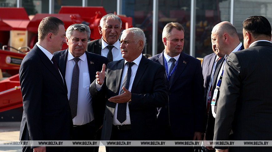 Belarusian PM tours Agrotekhservis enterprise in Dushanbe