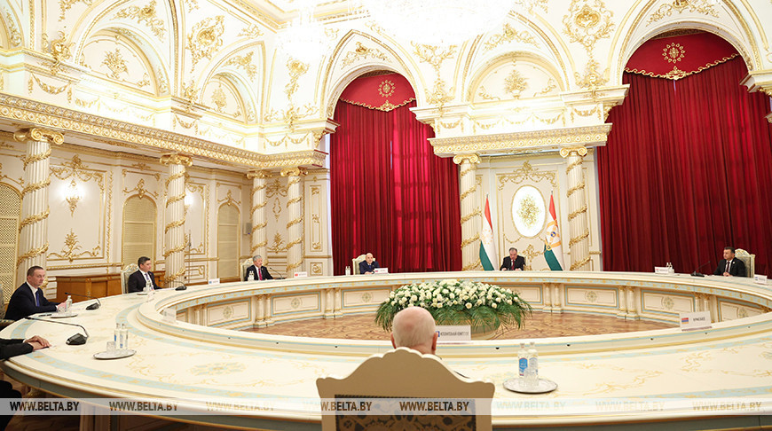 Tajikistan president meets with PMs of CIS states in Dushanbe