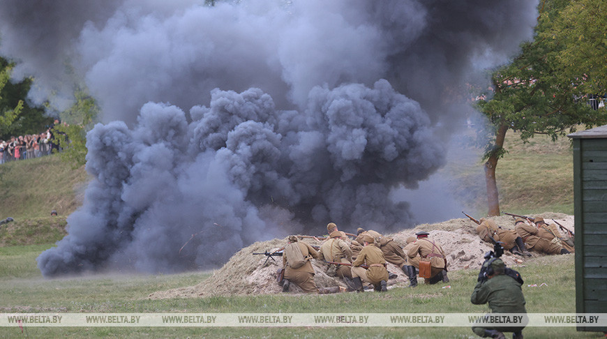 Re-enactment in Brest Fortress
