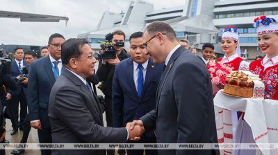 Myanmar PM arrives in Belarus on working visit