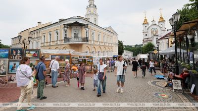 Over 400 artisans sell their craftwork during Slavianski Bazaar in Vitebsk 
  
 