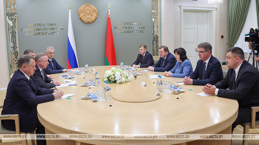 Belarus Parliament speaker meets with St. Petersburg governor
Belarus Parliament speaker meets with St. Petersburg governor