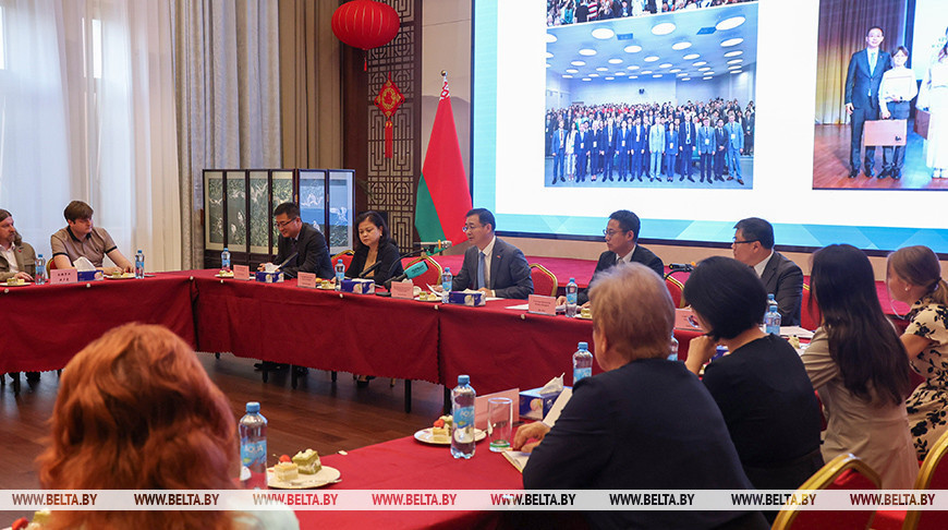 Press briefing at Chinese Embassy in Minsk