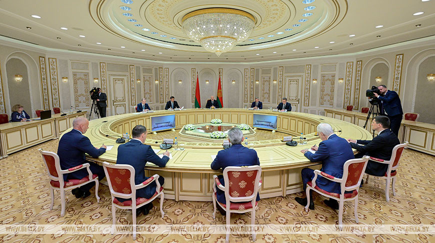 Lukashenko meets with Russia’s Tyumen Oblast governor
